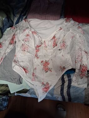 SHEIN White Floral Lace Long Sleeve Bodysuit